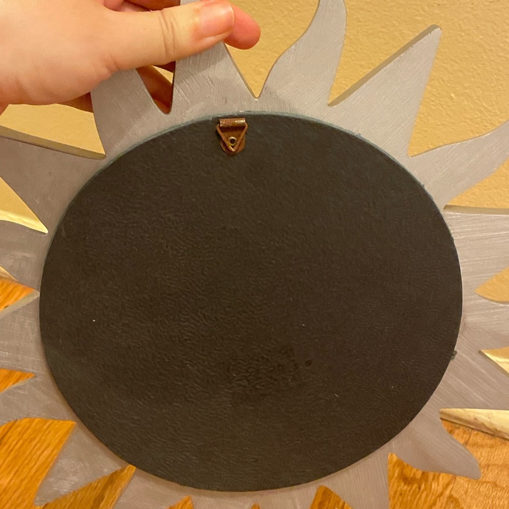 Vintage Silver Sunburst Wall Mirror - Decorative Home Wall Decor - Picture 4 of 5